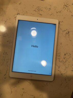 Apple iPad Air 2 - White Front Silver Back Tablet
